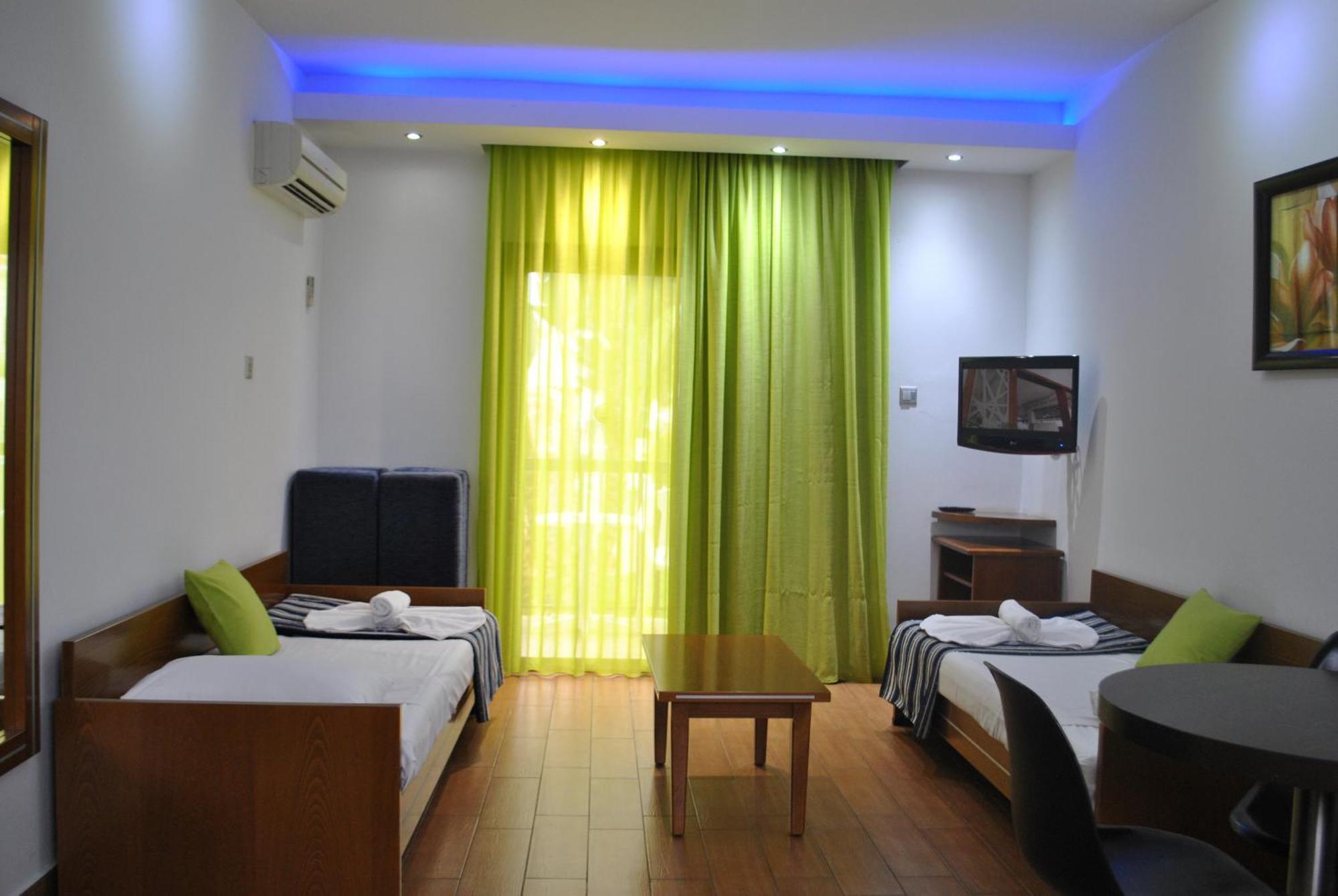 Loutsiana Deluxe Apts Ajía Nápa Kültér fotó