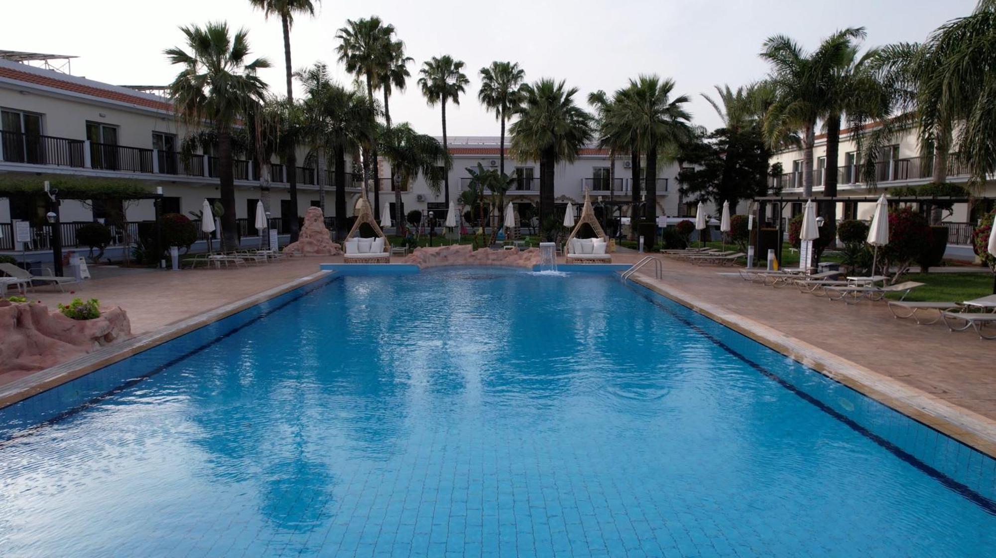 Loutsiana Deluxe Apts Ajía Nápa Kültér fotó