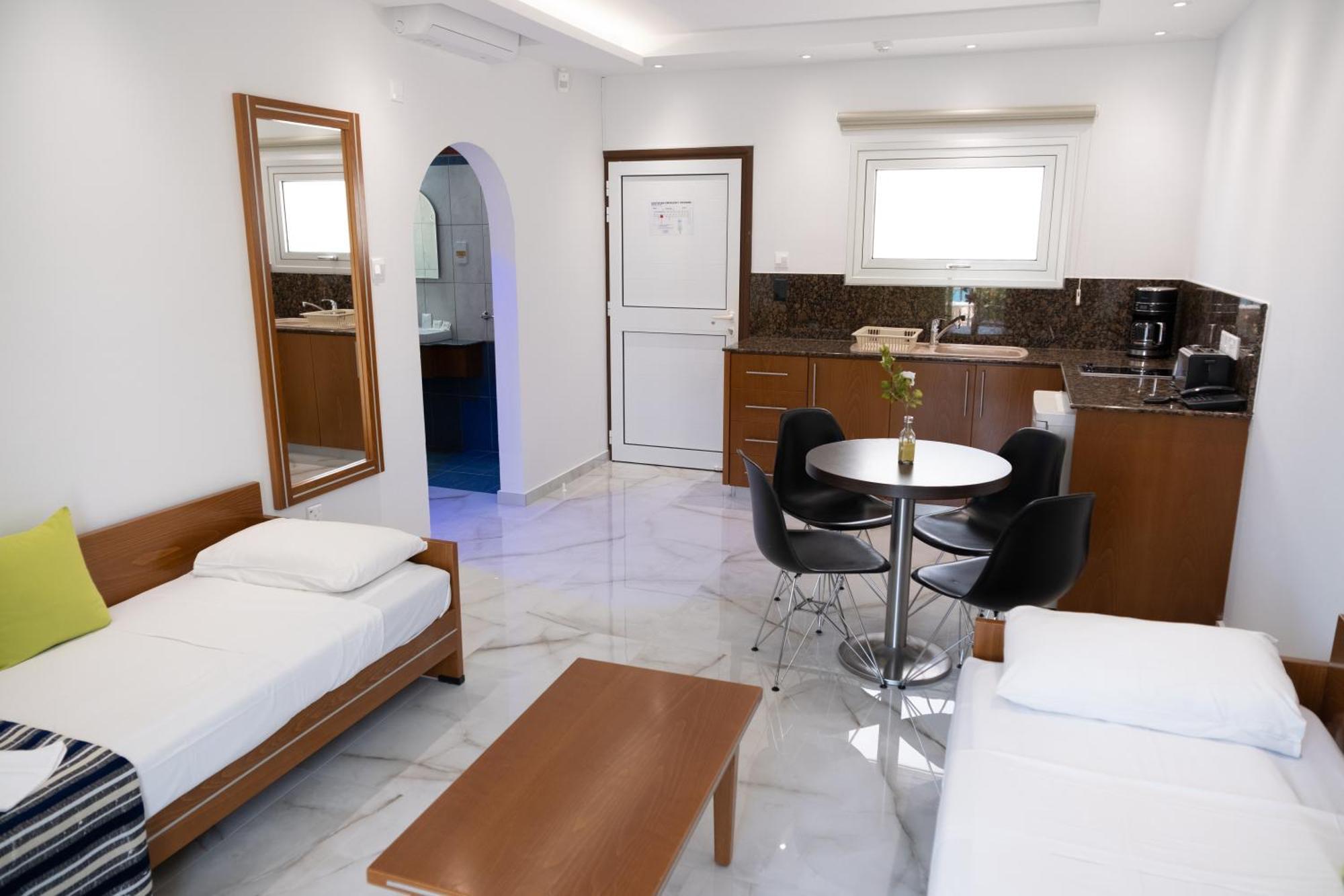 Loutsiana Deluxe Apts Ajía Nápa Kültér fotó